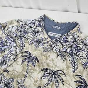 Tommy Bahama Veracruz Cay Hawaiian Shirt White Palm Floral Size 2XL 100% Viscose